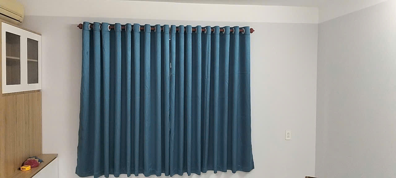 Rèm cản sáng màu xanh